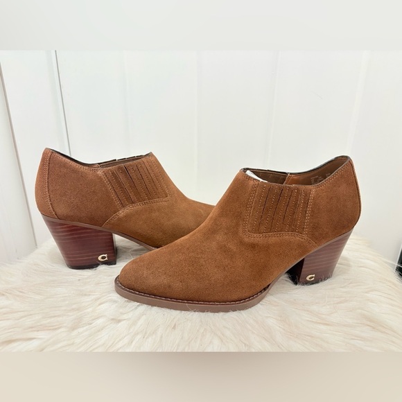 NWT Coach Women’s Suede Leather Booties size 8C Brown Pointed Toe Pull on - Picture 1 of 9